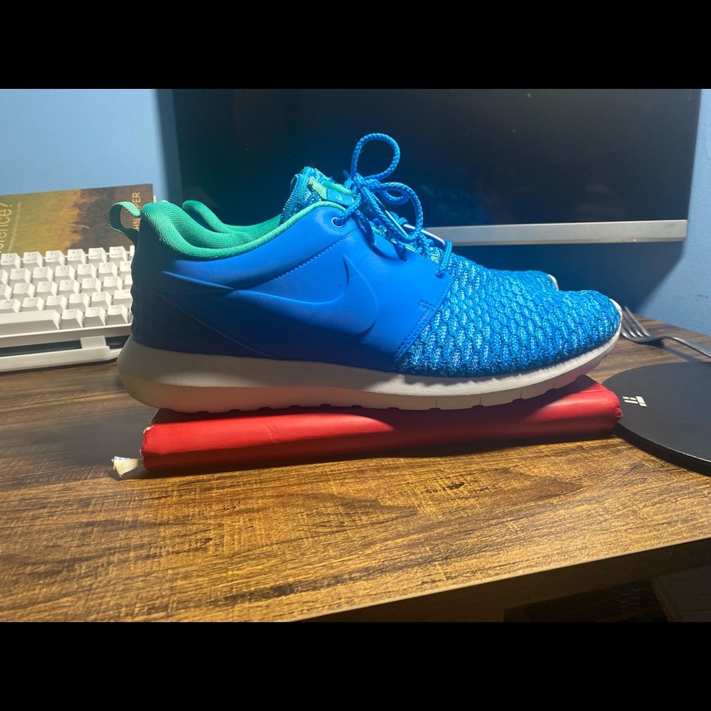 Nike Roshe Run Flyknit. Size 12, PreOwned, no box.